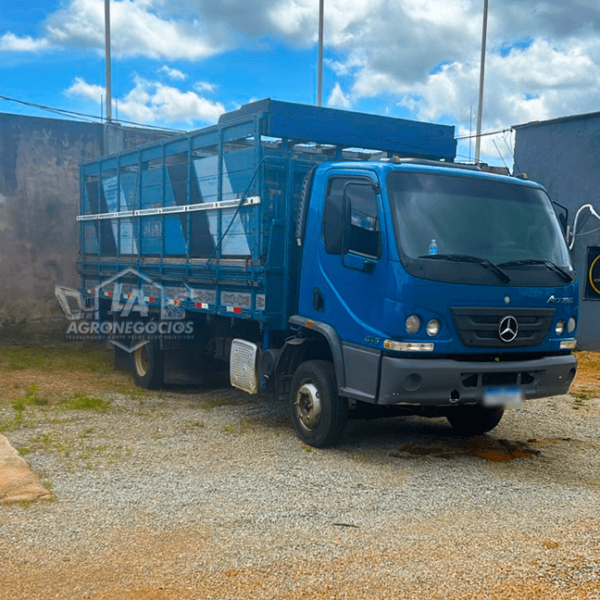 Caminhão Mercedes - Imagem 3