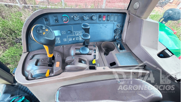 Trator John Deere - Imagem 3