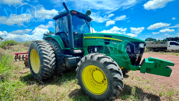 Trator John Deere - Imagem 2