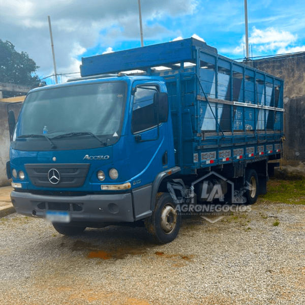 Caminhão Mercedes - Imagem 2