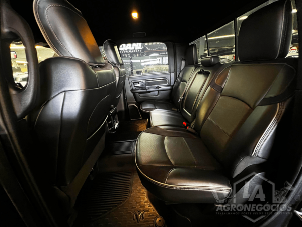 Dodge Ram 2500 Night E - Imagem 3