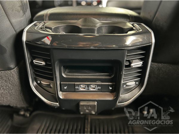 Dodge Ram 2500 Night E - Imagem 9